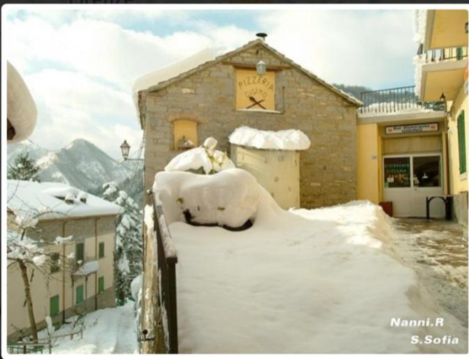 ホテル Locanda Ristorante Pizzeria Da Gigino Corniolo  エクステリア 写真