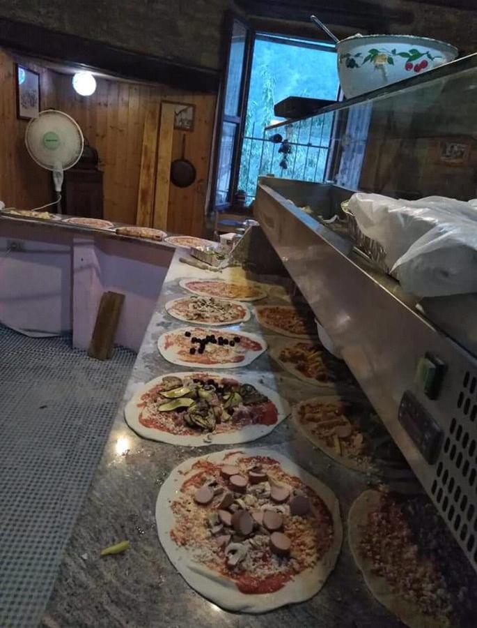 ホテル Locanda Ristorante Pizzeria Da Gigino Corniolo  エクステリア 写真